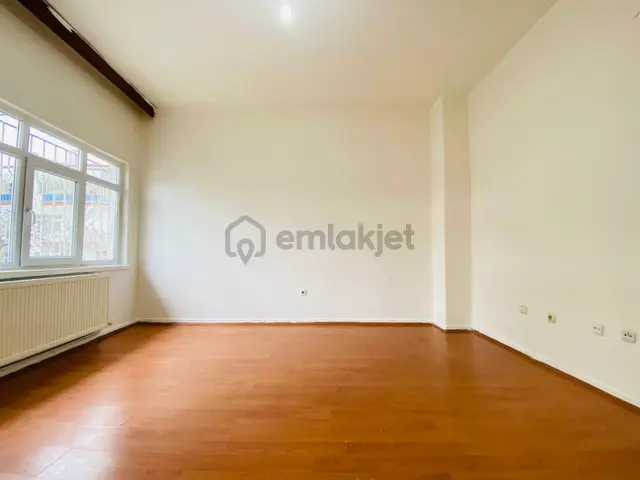 Ertuğrulgazi'de Cemal Gürsel Cad. Yakını Giriş Katta Satılık 2+1 Daire !!! 4
