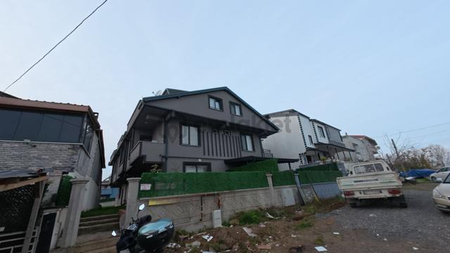 Kocaali De Merkez Plajda Piyasanın Altında 3+1 Bahçeli Villa 4