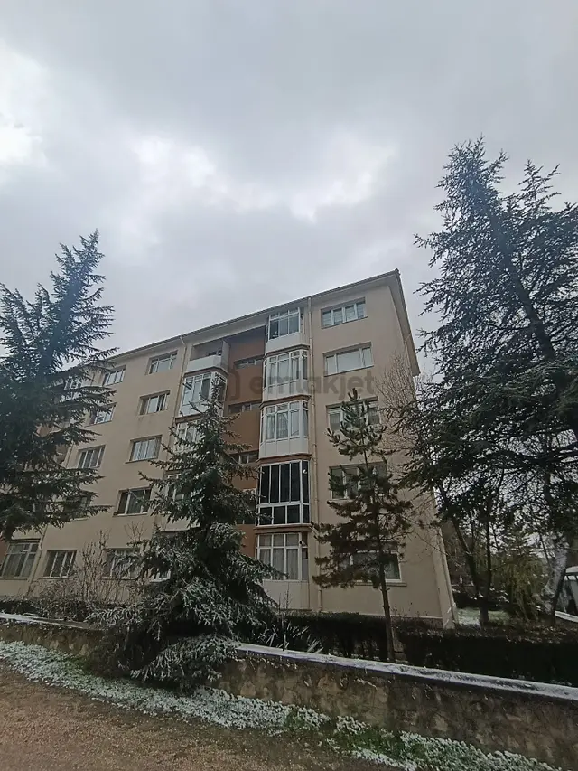 Yeniket Mahallesinde Kiralık 2+1 Daire 1