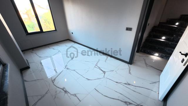 Kocaali De Deniz Manzaralı Şık Mutfak Dolaplı 3+1 Villa 5