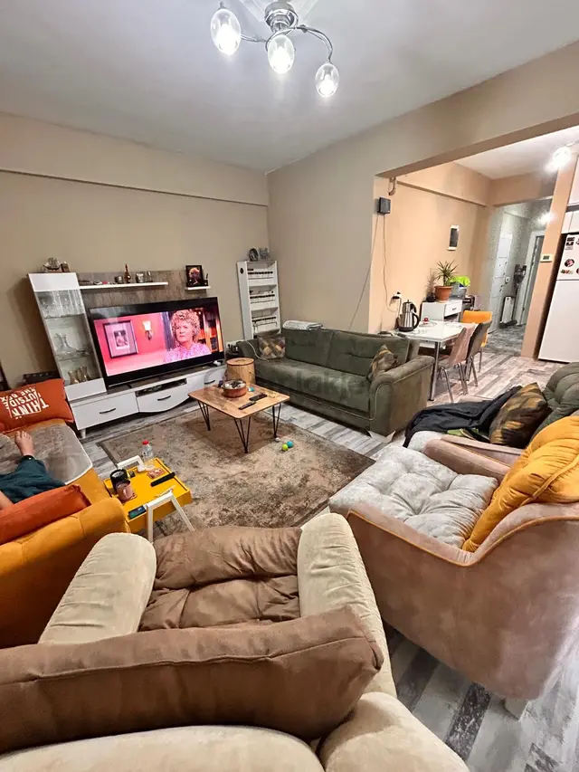 🏡muradiye Mahallesi Karali Bölgesi 🏡site İçi ✅1+1 70 M2 3 Katlının Zemin Katı 3