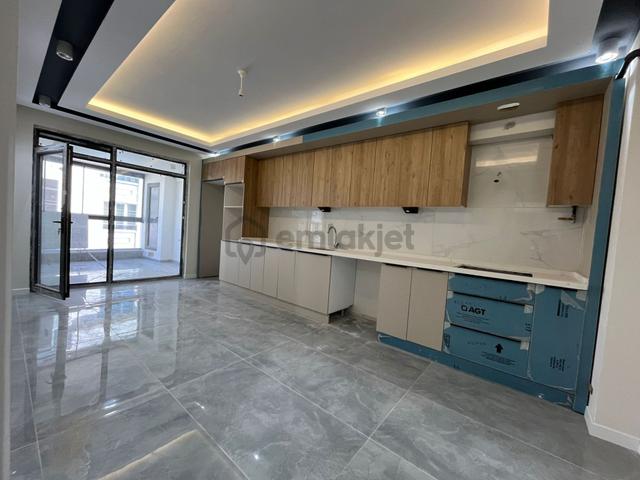 Tuncay Kartal'dan Çamlıca Mh De Birlik Caddesi Yaını 160 M2 3+1