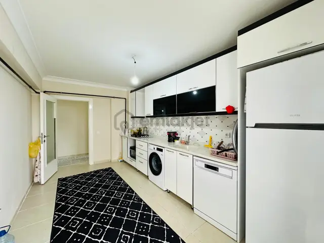 Feridunçelik'te Asansörlü Full Yapılı 3+1 Ara Katta Satılık Daire !! 1