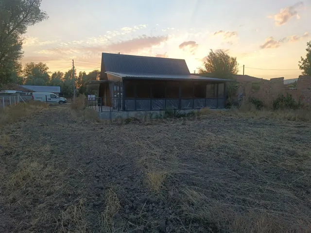 Çorum Merkez'e 28km Otoyola 2km 1.500m2 Bahçeli Sıfır Bungalow 4