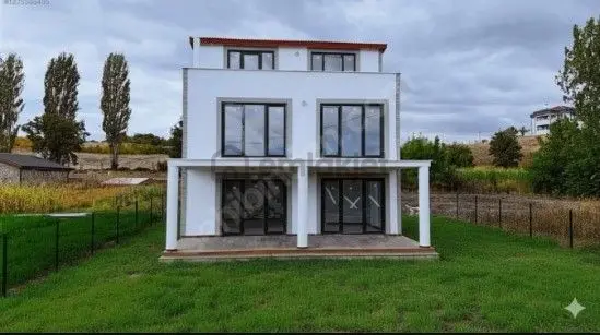 Sahibinden Fırsat! 518 M² Arsa İçinde Müstakil Ev 2