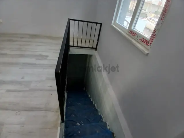 Naturel Emlaktan Altınşehir Mahallesin De 2+0 Geniş Daire 3