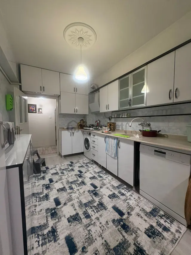 Hayal^den Pınarbaşı Mh^de Merkeze Yakın Yapılı Kat Konumunda 3+1 Bağımsz Daire 3