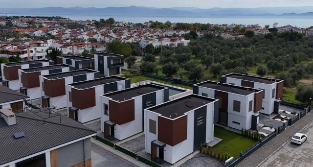 Yiğit'ten Güre'de Modern Mimari Tasarım 3+1 Lüks Villa 3