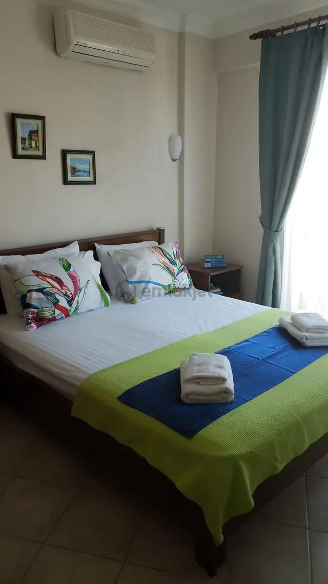 Flamingo Sitesinde Hem Deniz Hem Göl Manzaralı Teraslı Daire 3