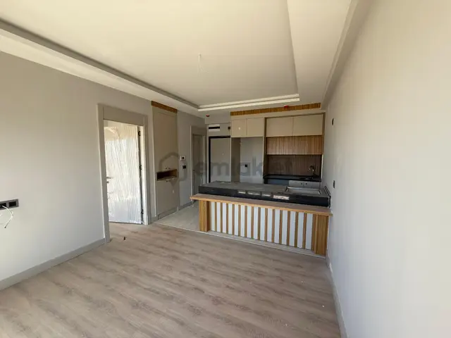 Karınca'dan Lemas'ta Deniz Manzaralı Yola Yakın 1+1satılık Daire 3