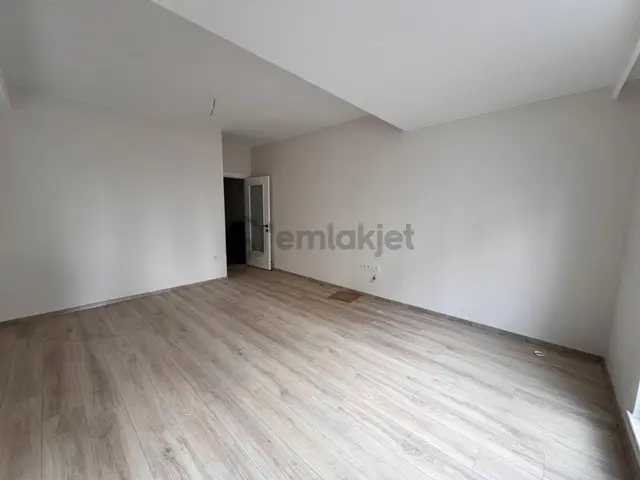 Kaçmaz'dan Altıntepede Bostancıya Komşu Ayrı Mutfaklı Sıfır 2+1 3