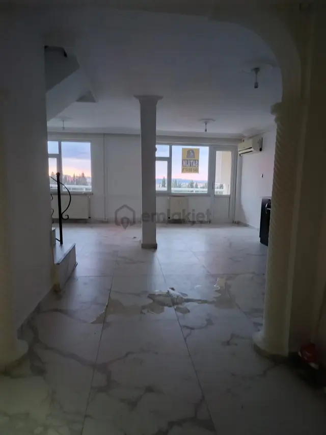 Çanakkale Merkez Cevatpaşa ( Esenler )mah. 3+1 Geniş Balkonlu Ve Şehir Manzaralı Satılık Daire 3