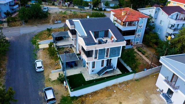 6-12 Ay Vadeli-silivri Gümüşyaka Satılık 4+1 İskanlı İkiz Villa (yol Cephe) 4