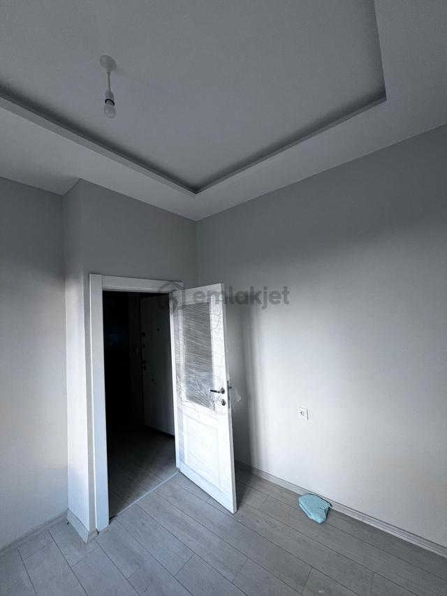 Ataşehir Mahallesinde Özel Harekata Yakın 1+1 Satılık Daire 5