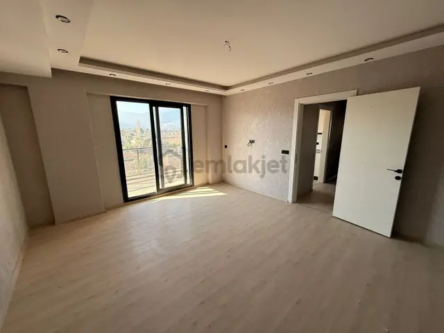 Manisa Alaşehir Alper Gayrimenkulden İstasyon Mah. Kapalı Mutfak Yeni Bina 3+1 2