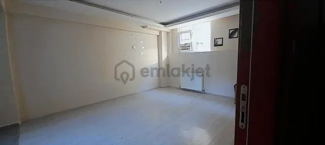 Emek De 1+1 Kiralık Giriş Kat Daire 2