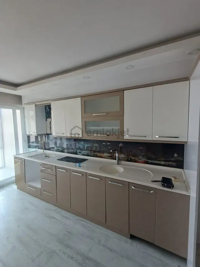 Samsun İlkadım Saitbey Mahallesi'nde Şehir Merkezinde 4.kat 3+1 Kiralık Daire 1