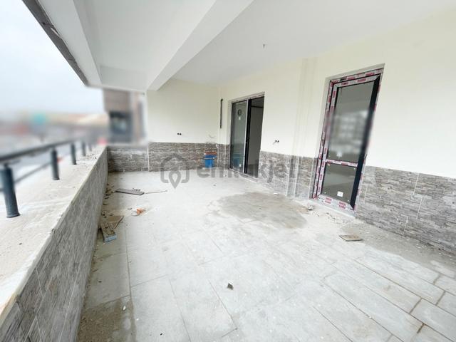 Karacaahmet'te Cadde Yakını Az Katlı Çift Balkonlu Sıfır Kat Ve Cephe Sçn. U.lüx 3+1 5