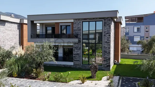 Yiğit'ten Maviyle Dans Eden Eşşiz Konseptte 4+1 Ultra Lüks Villa 2