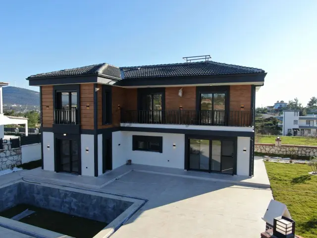 Seyrantepe'de Müstakil Yaşam, 600 M2 Arsa İçinde Lüks Villa 2