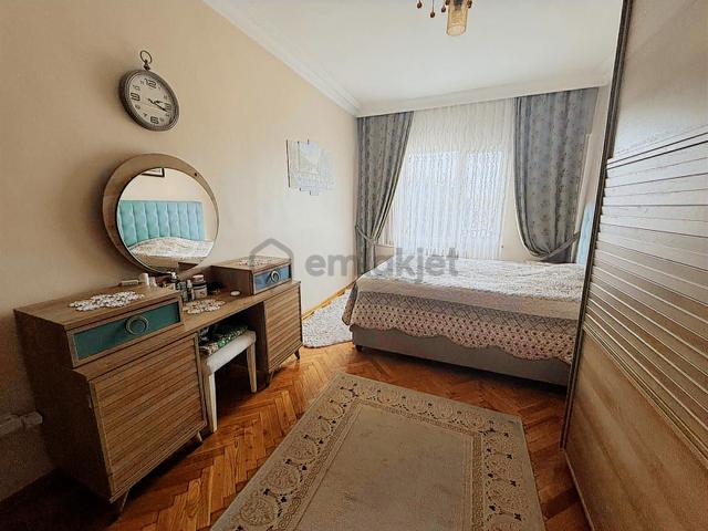 Bahçelievler Merkezde Ön Cephe 3+1 Çift Asansör, Açık Otopark 5