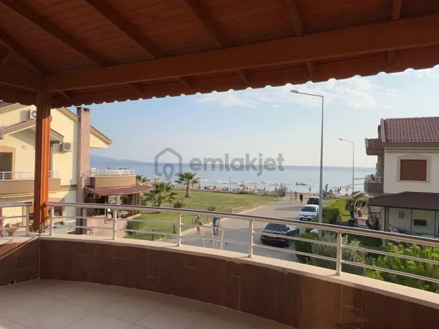 Borsemden Dikili Salihleraltında Denize 50 M Satılık Lüks Villa 1