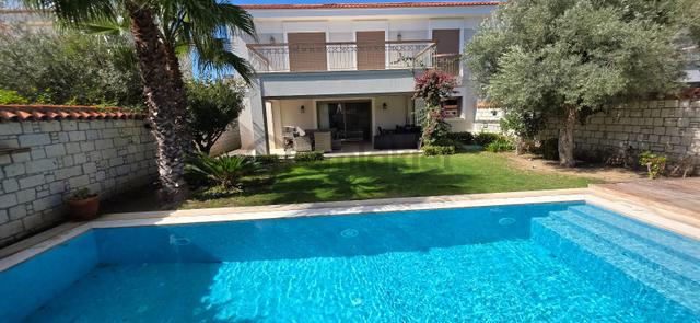 Turyap Çeşme Alaçatı Yıllık Kiralık Müstakil Havuzlu Lüks 7+1 Villa Turyap Çeşme Alaçatı Yıllık Kiralık Müstakil Havuzlu Lüks 7+1 Villa