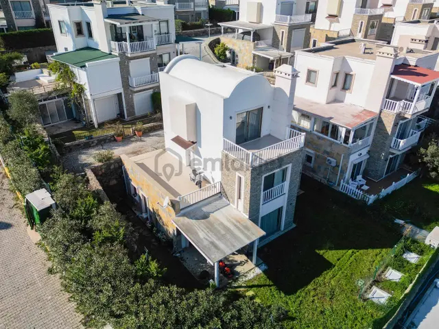 Gündoğan Satılık Azure Villaları Köşe Konum 2