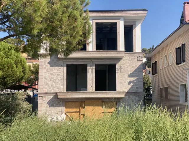 Balıkesir Ayvalık Ta Satılık Yalı.merkeze Yakın. 4