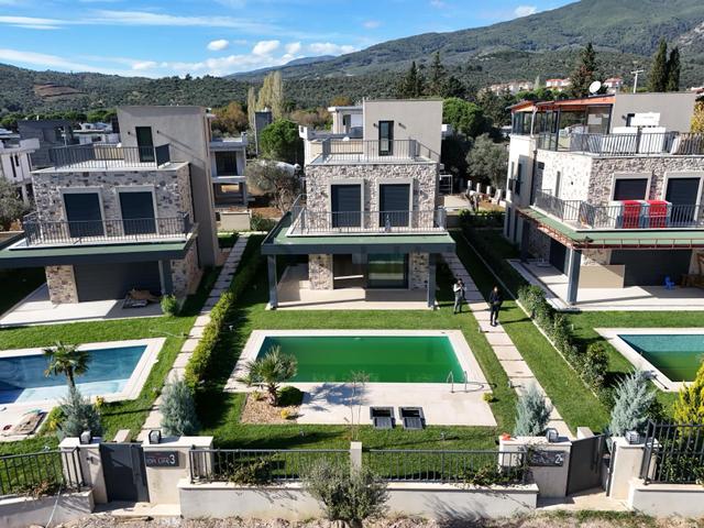 Parstan Gürede Denize 500 M Mesafede Müstakil Havuzlu 4+1 Villa 1