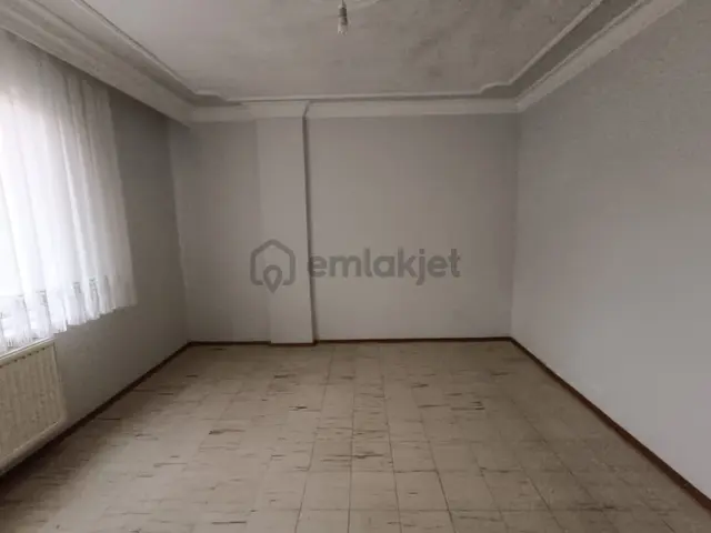 Tekirdağ Çorlu Havuzlar Mah. Cumhuriyet Parkı Altı Komple Satılık Bina 2
