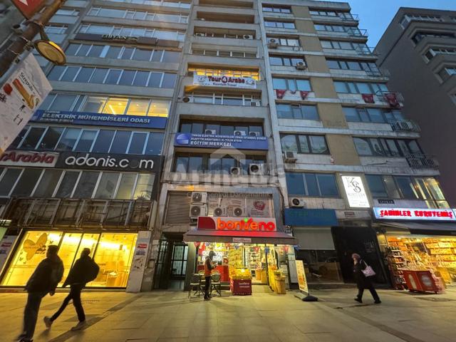 İstanbul Şişli Cumhuriyet Caddesi Üzerinde Satılık Ofis 5