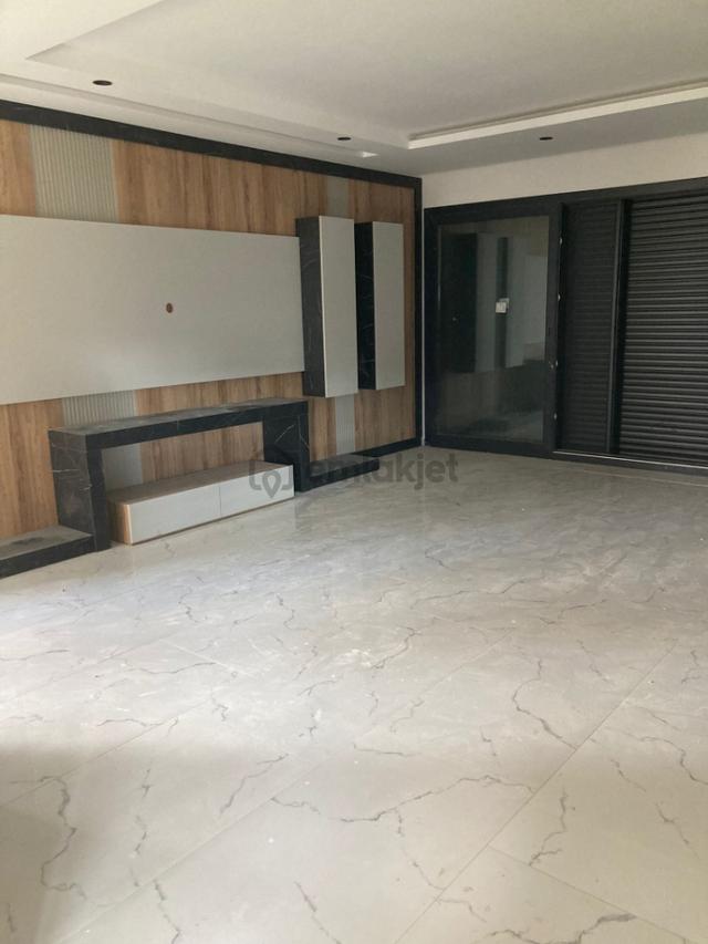 Nezih Bir Sitede 4+1 Satılık Villa 4