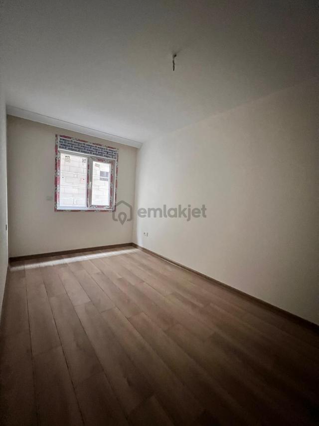 Küçükyalı'da Marmaraya Yakın Lüks Ve Geniş 2+1 2