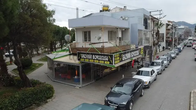 Namlı'dan Gaziemir İstasyonu Önü Devren Kiralık Büfe & Cafe 3