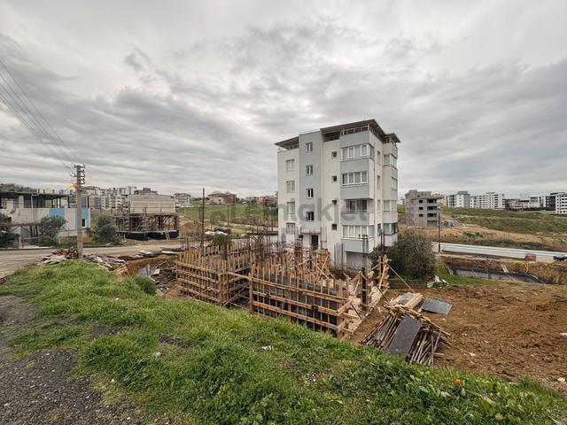 Aliağa Yaşam Merkezinin Orada 4+1 Satılık Ödeme Kolaylığı Olan 5
