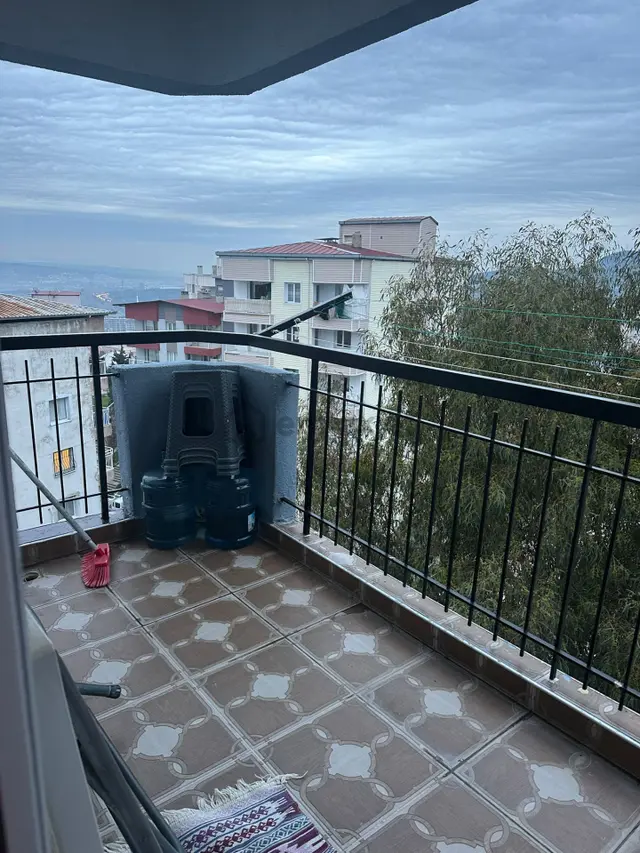 Karabağlar Yurtoğlu Mah. 3+1 120 M2 Kare Doğalğazlı Asansörlü Satılık Daire 4