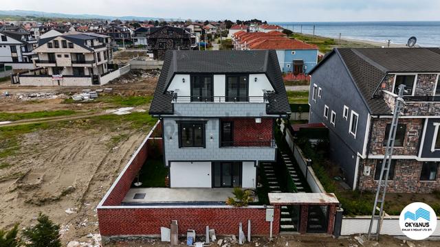 Sakarya Kocaali De Deniz Manzaralı! Havuzlu, Denize 2. Sırada 4+1 Villa 2