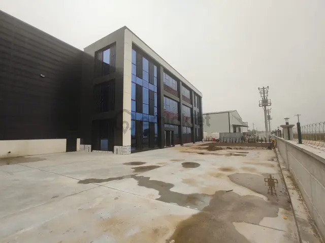 Sakarya Erenler Satılık 3.772 M2 Fabrika & Üretim Tesisi 2