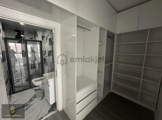 Batıkentte Site İçi Kilerli Giyinme Odalı Ultra Lüks Daire 1