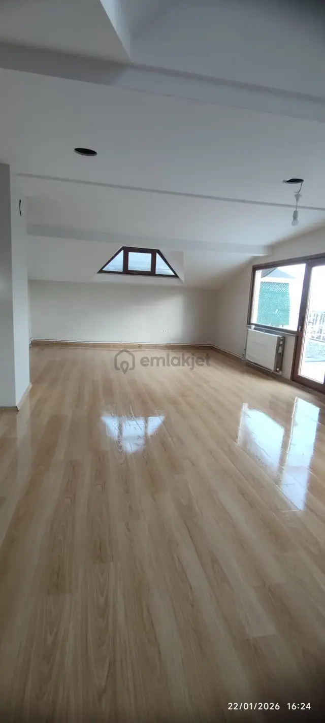 Sahibinden Tarabya'da Deniz Ve Doğa Manzaralı Ferah Çatı Katı 4