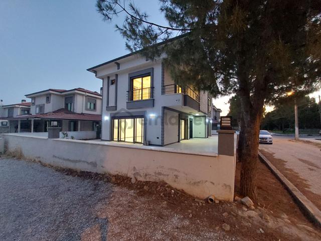 4+1 Denize 100m Müstakil Muhteşem Villa Ayrı Mutfak Giriş Katta Oda +dev 4