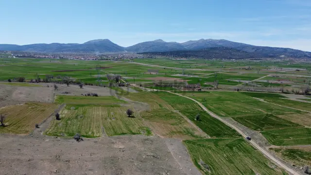 Konya / Akören / Orhaniye Mahallesinde 2.426 M² Müstakil Tapulu Tarla 3