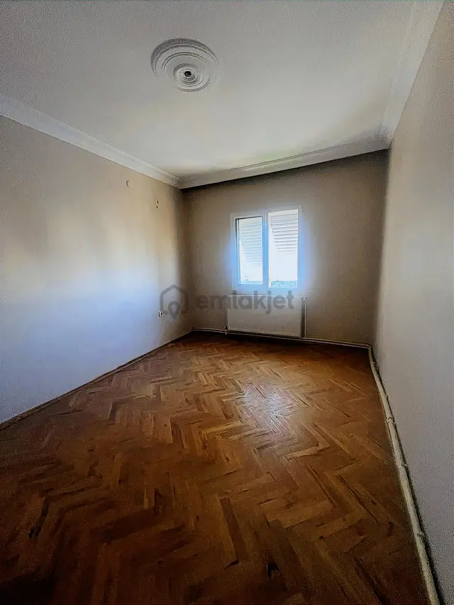 Karanfil Mahallesinde Doğalgazlı Panjurlu 3+1 Kiralık Daire 5