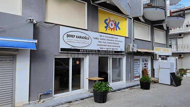 Çeşme Merkezde Kurumsal Kiracılı Tek Tapu 2 Dükkan Satılıktır Çeşme Merkezde Kurumsal Kiracılı Tek Tapu 2 Dükkan Satılıktır