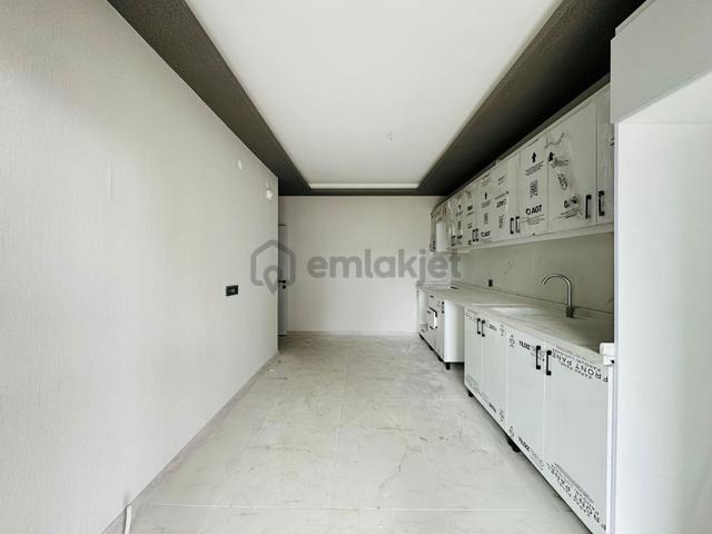 Feridunçelik'te Geniş Balkonlu 2+1 Giriş Kat Satılık Sıfır Daire !! 3