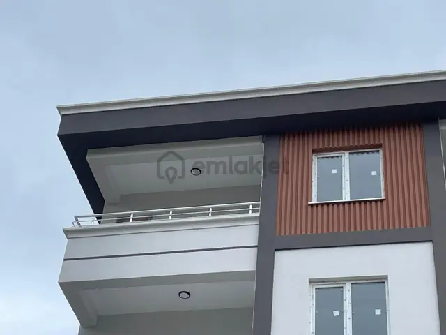 Ömürevleri Eski Fırın Üstü Satılık 1+1 Daire 2