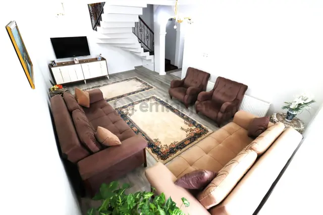 👉aygül'den Edremit Hamidiye'de Ön Cephe Ayrı Mutfak Doğalgazlı Otoparklı 4+1 Satılık Müstakil Villa 3