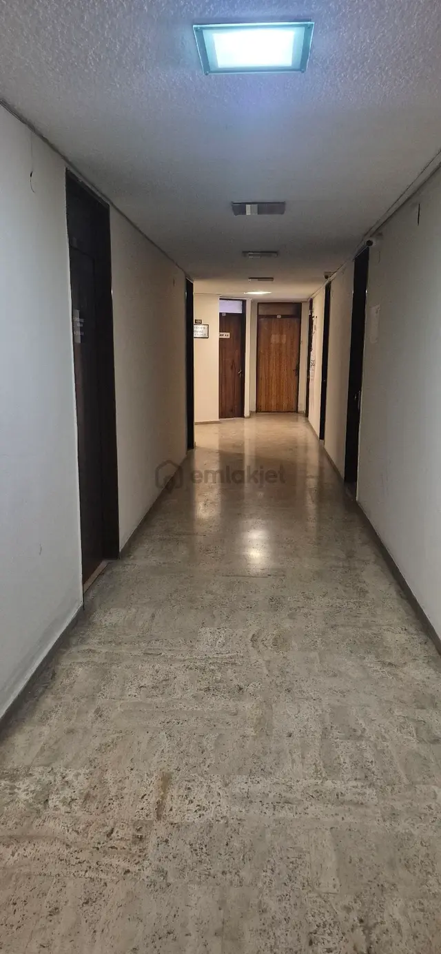 İzmir Konak Cumhuriyet İş Hanı Satılık Ofis 4