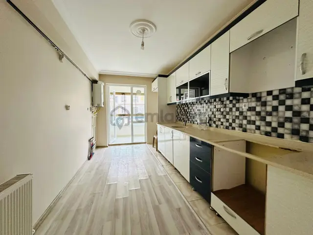 Feridunçelik'te Orhan Kemal Caddesi Yakınında Full Yapılı 3+1 Satılık Daire !! 2